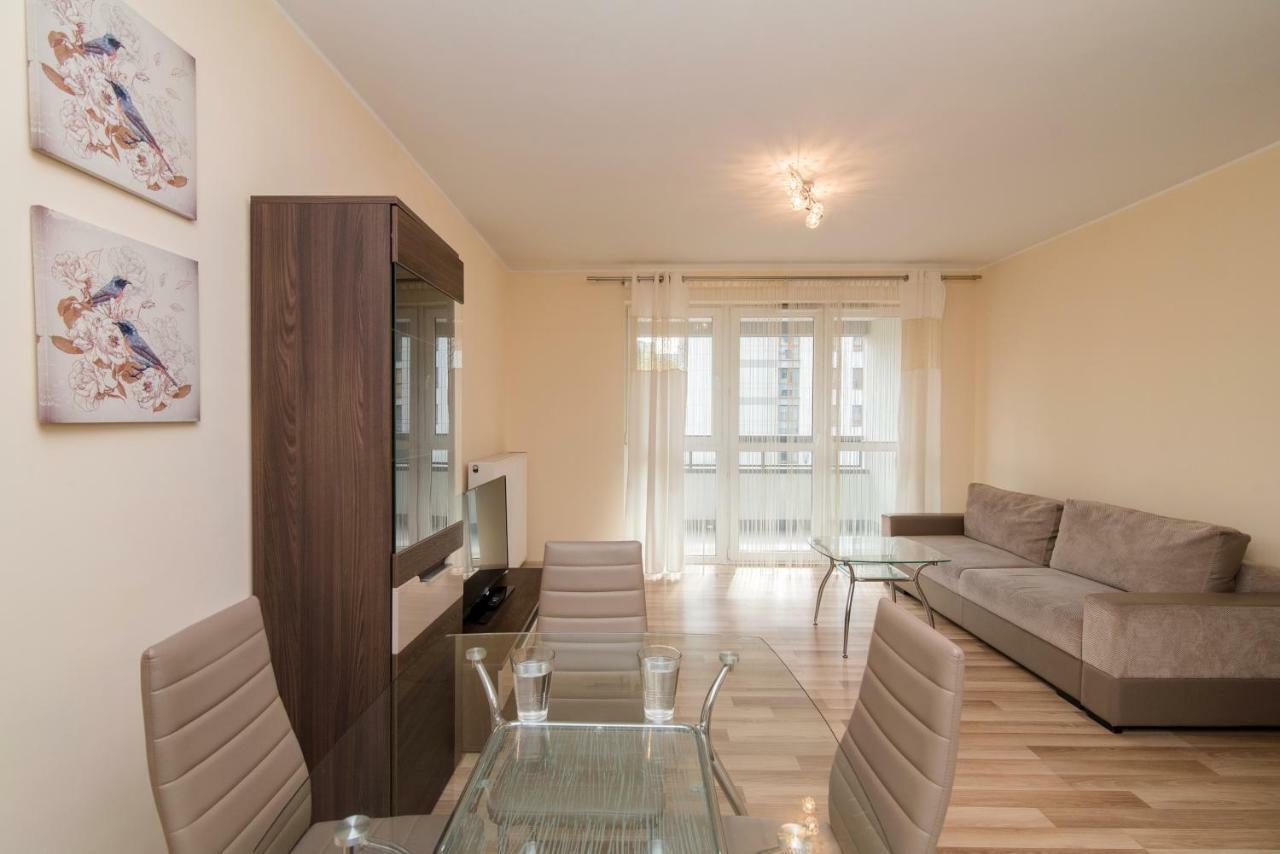 Apartment Notabene Airport Warschau